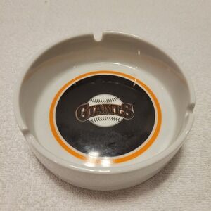 Vintage MLB Giants 4.5 inch ashtray